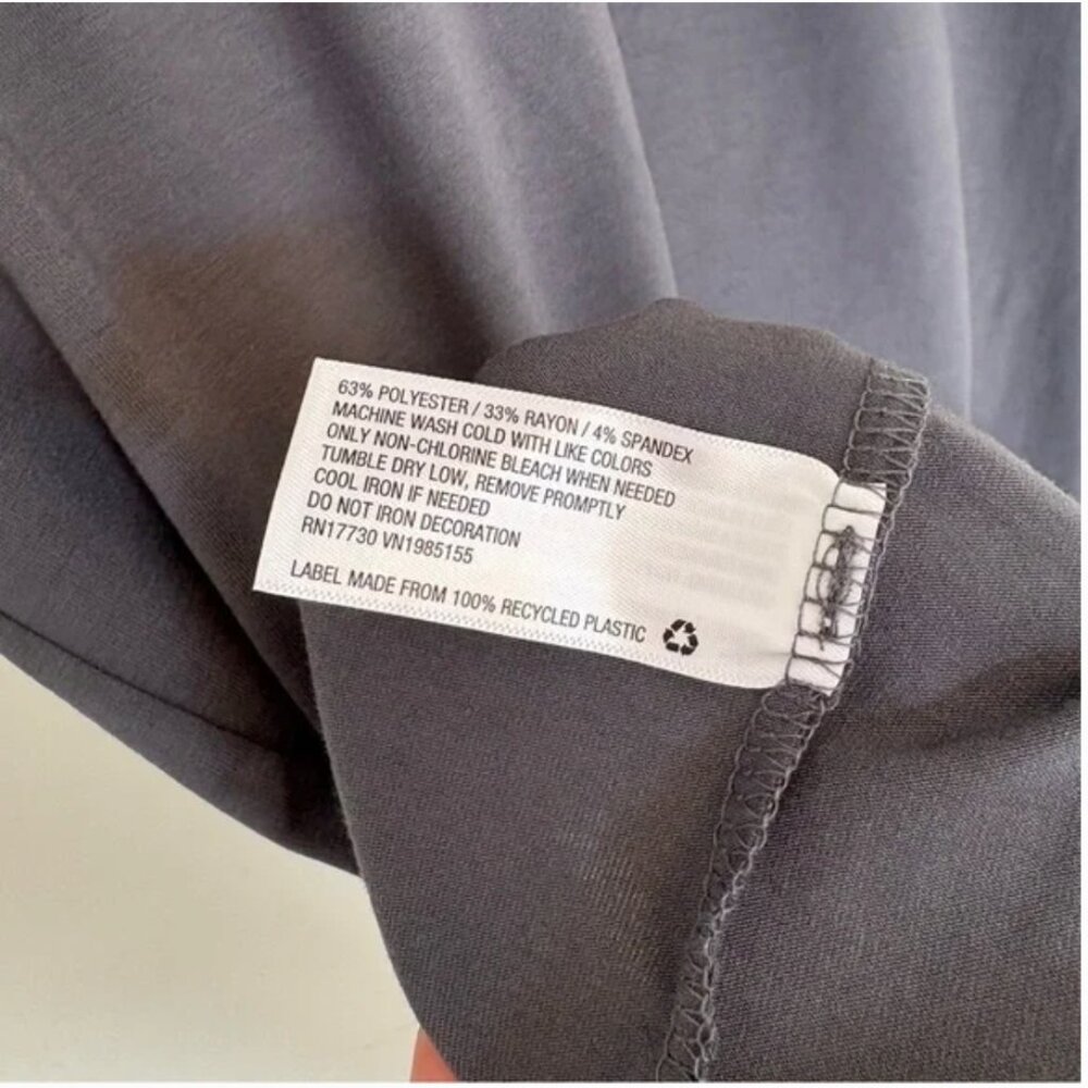NWT Isabel Maternity by Ingrid & Isabel Gray Top – “Hello Little One” Spellout - Picture 6 of 7